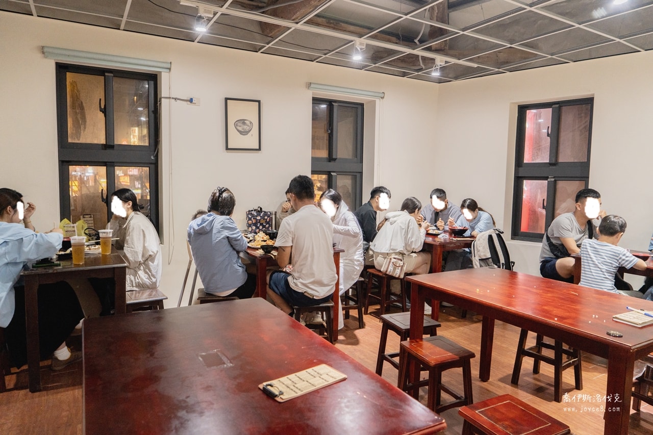 馬路益燒肉飯二樓座位