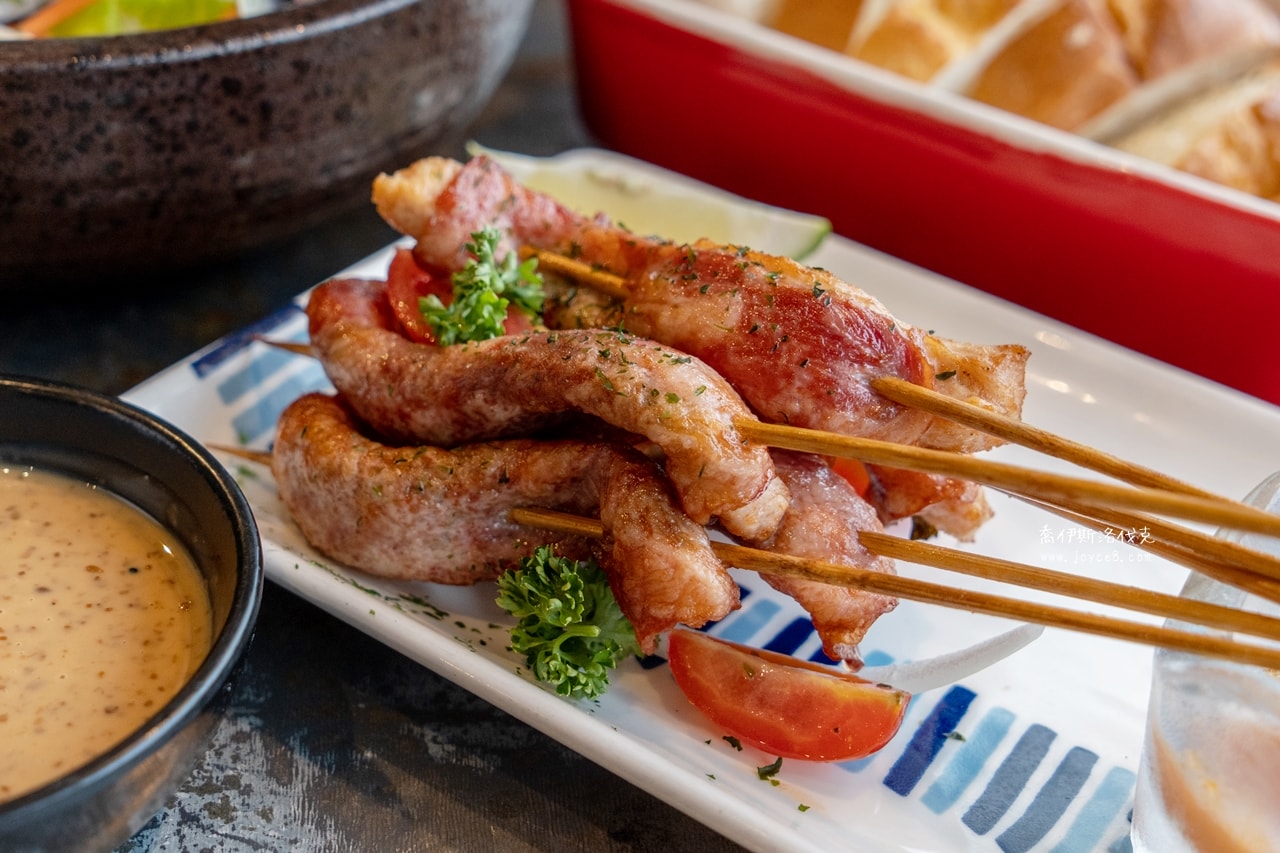 雛菊見培根雞肉串上桌