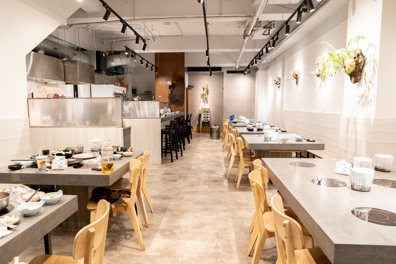 一條雞湯火鍋用餐環境