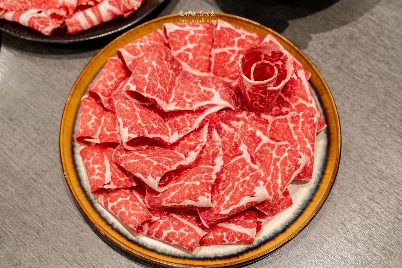 一條雞湯火鍋翼板牛肉盤