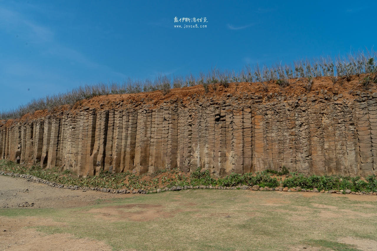 池東大菓葉玄武岩|西嶼景點,像岩石瀑布般的地質景觀 - 第7張圖 池東大菓葉玄武岩石柱特寫