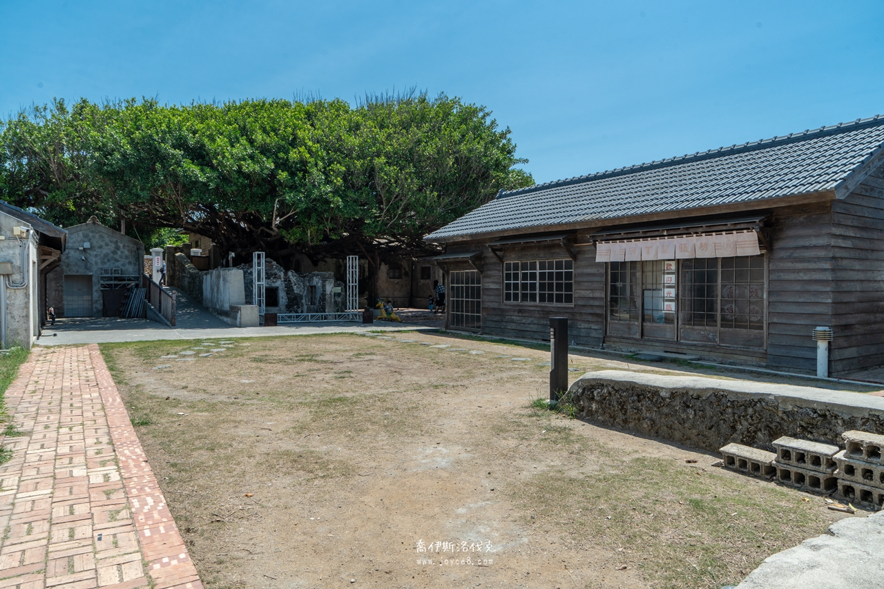 篤行十村|澎湖馬公景點,開放、停留時間與晚上還去不去得成 - 第9張圖 篤行十村已歇業咖啡店老屋