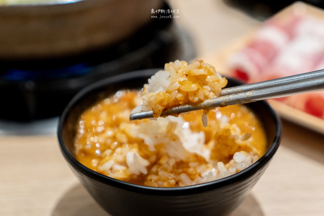 泰式紅咖哩醬拌飯特寫