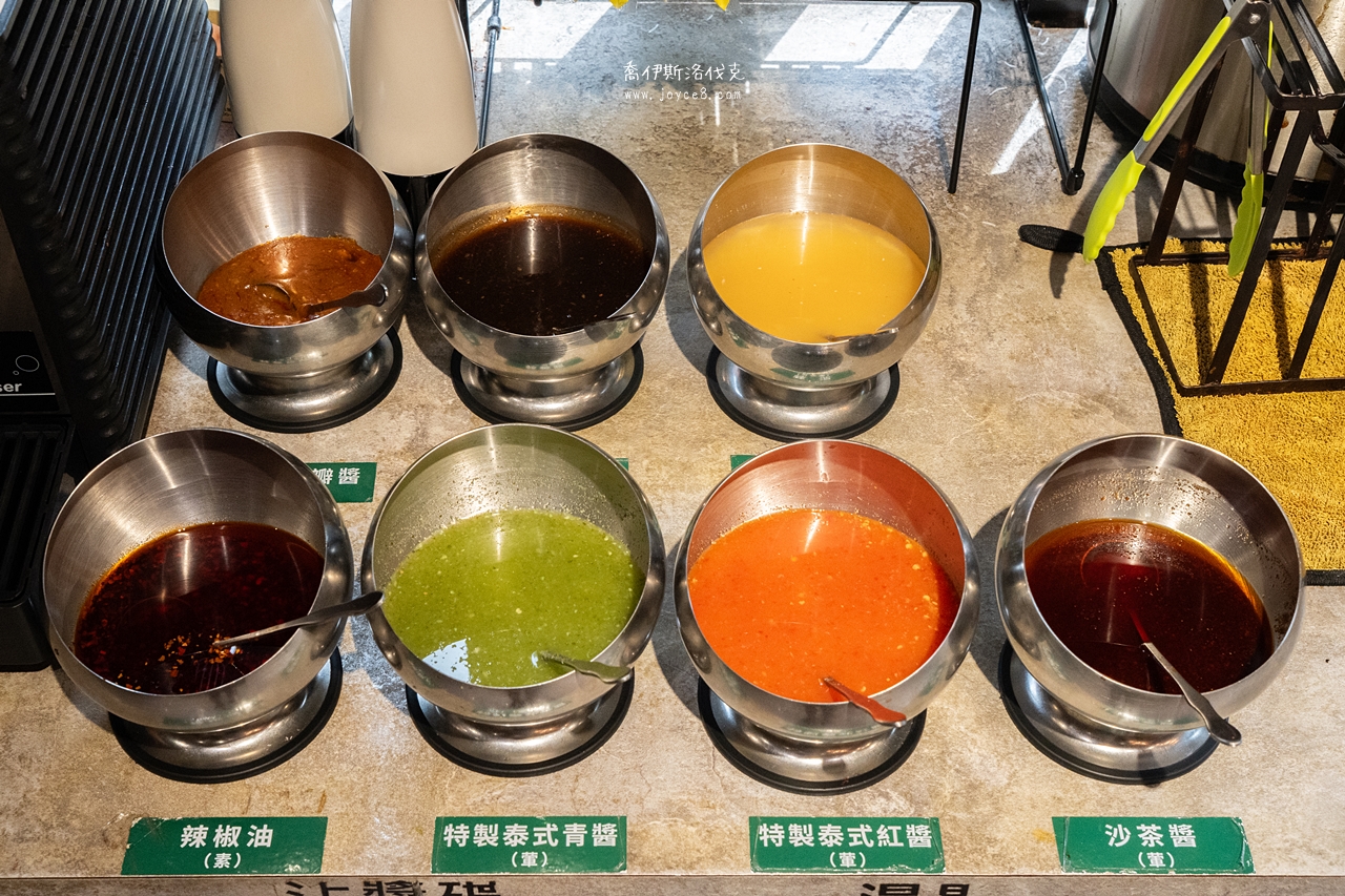 泰鍋古藝自助吧台醬料區